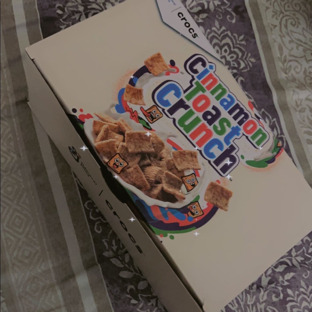 NEW Cinnamon toast crunch crocs size 12c